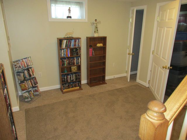 18 Harkness Drive, Milford, CT 06460