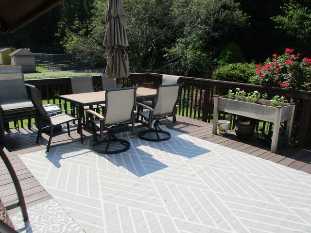 18 Harkness Drive, Milford, CT 06460