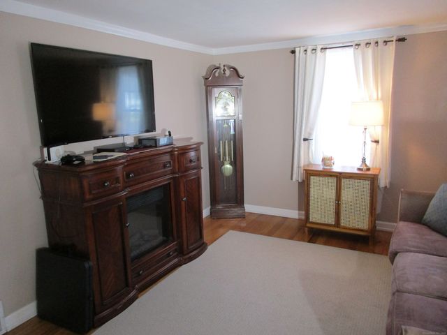 18 Harkness Drive, Milford, CT 06460