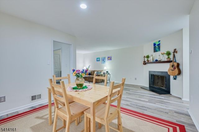 2211 Old Stone Mill Dr 2211, East Windsor Twp., NJ 08512