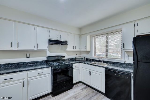 2211 Old Stone Mill Dr 2211, East Windsor Twp., NJ 08512