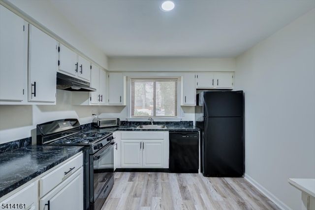 2211 Old Stone Mill Dr 2211, East Windsor Twp., NJ 08512