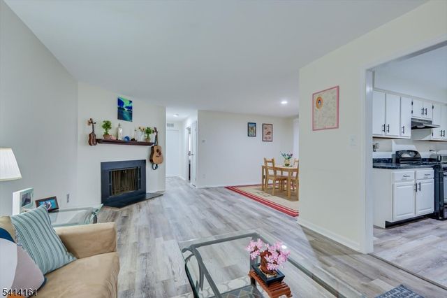 2211 Old Stone Mill Dr 2211, East Windsor Twp., NJ 08512