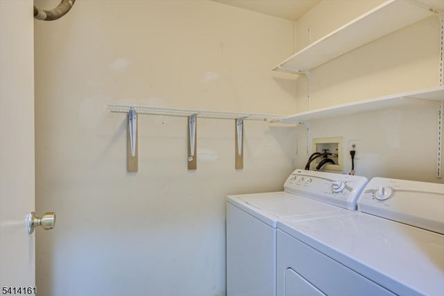 2211 Old Stone Mill Dr 2211, East Windsor Twp., NJ 08512