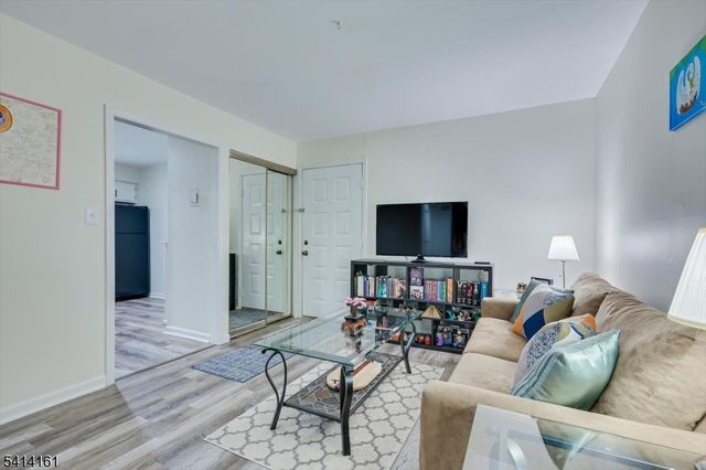 2211 Old Stone Mill Dr 2211, East Windsor Twp., NJ 08512