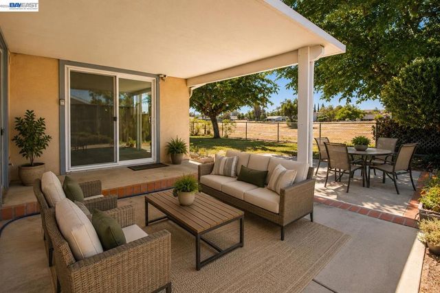 1116 Hollyhock St, Livermore, CA 94551