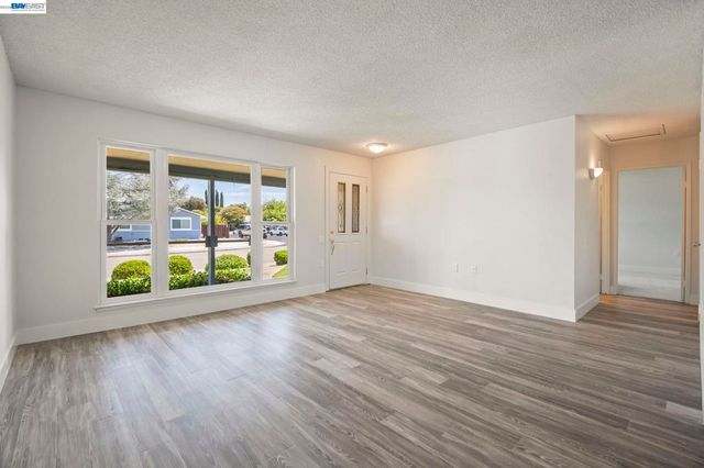 1116 Hollyhock St, Livermore, CA 94551