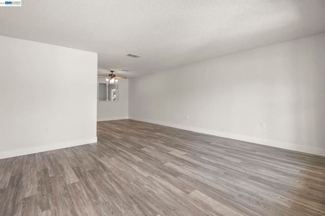 1116 Hollyhock St, Livermore, CA 94551