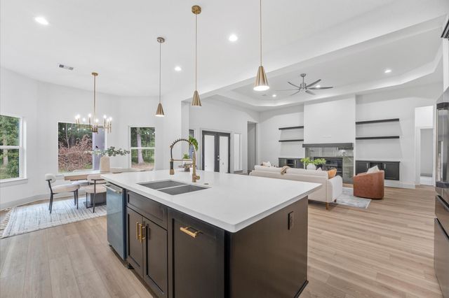 79 Road 6606, Dayton, TX 77535