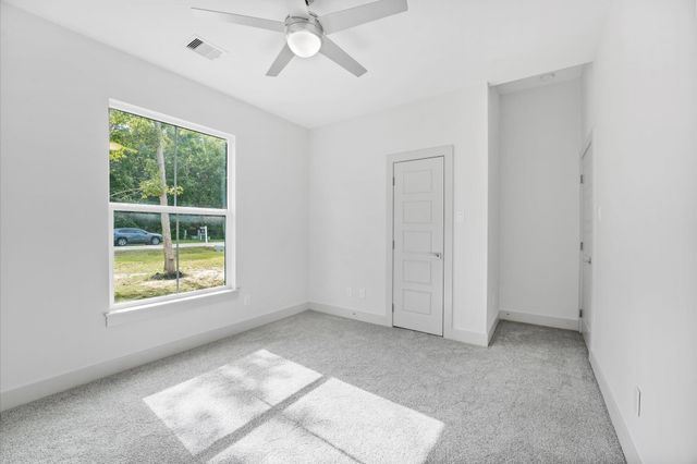 79 Road 6606, Dayton, TX 77535