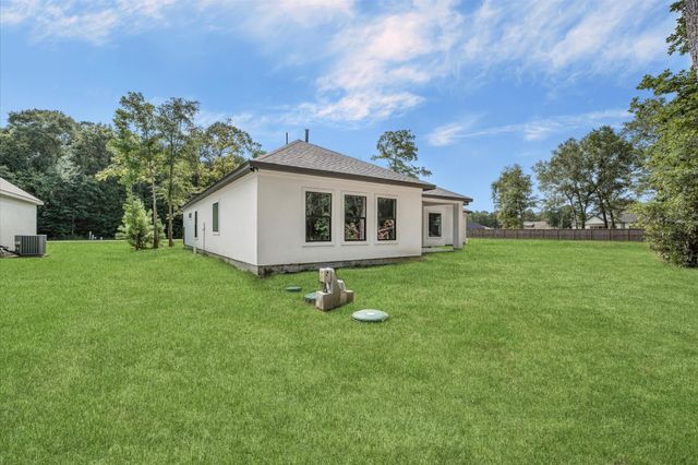 79 Road 6606, Dayton, TX 77535