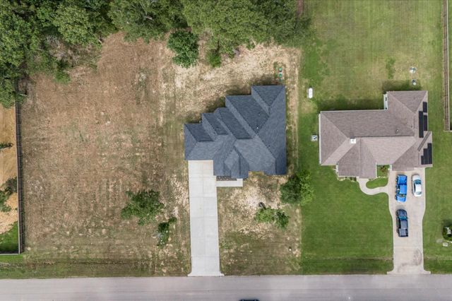 79 Road 6606, Dayton, TX 77535