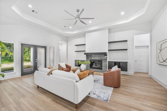 79 Road 6606, Dayton, TX 77535