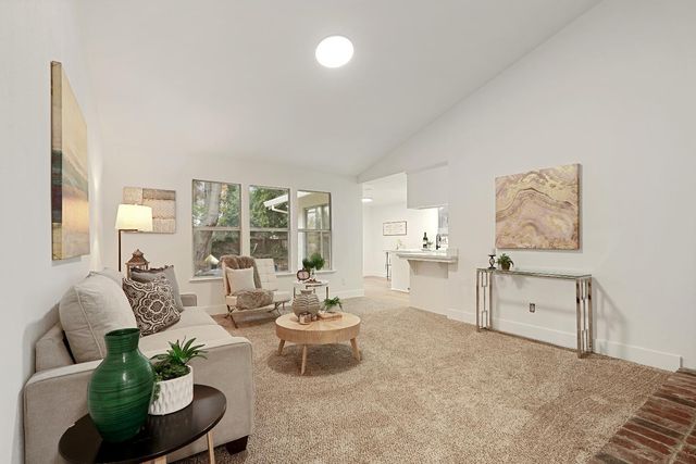 6813 Paseo Del Sol, Elk Grove, CA 95758