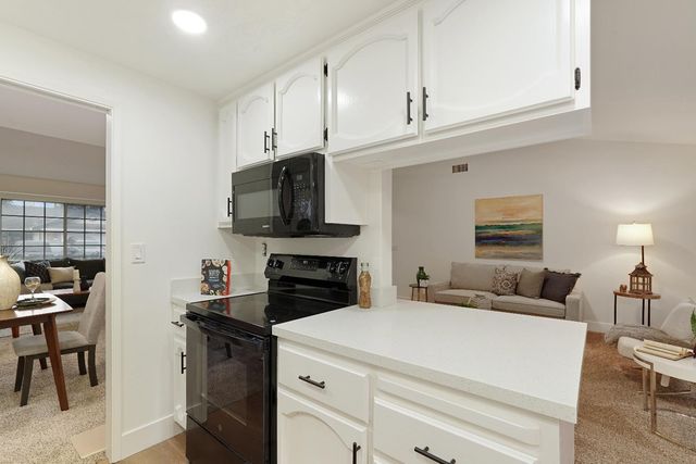 6813 Paseo Del Sol, Elk Grove, CA 95758