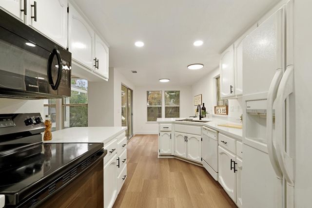 6813 Paseo Del Sol, Elk Grove, CA 95758