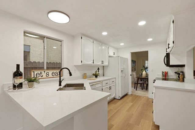 6813 Paseo Del Sol, Elk Grove, CA 95758