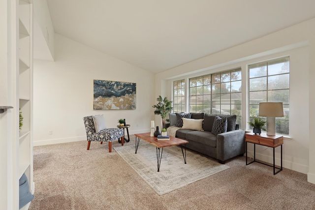 6813 Paseo Del Sol, Elk Grove, CA 95758