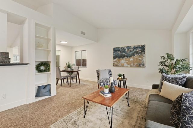 6813 Paseo Del Sol, Elk Grove, CA 95758