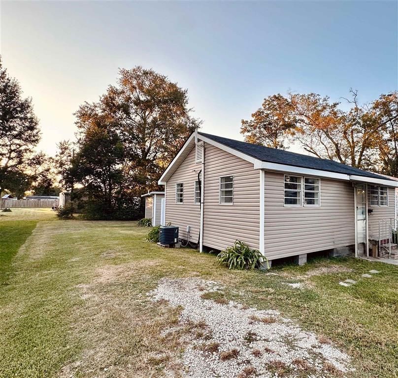1415 S Stanford Street, Sulphur, LA 70663