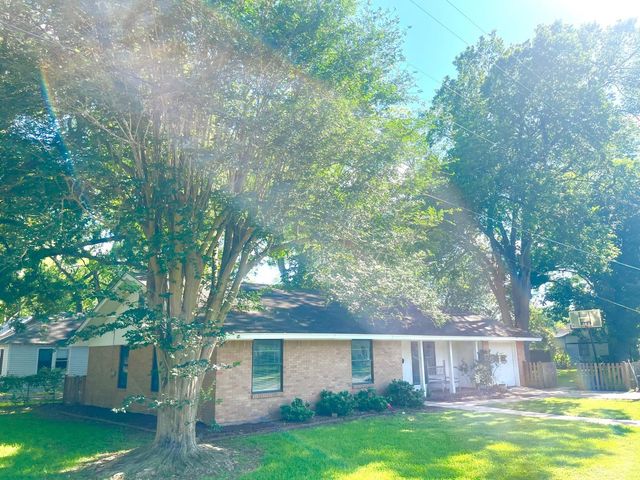 817 Washington Street, Columbus, TX 78934