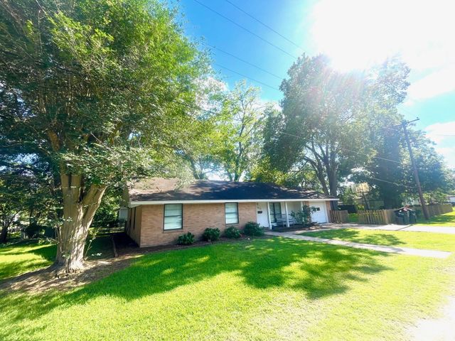 817 Washington Street, Columbus, TX 78934