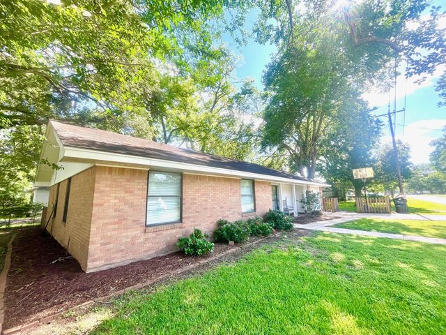 817 Washington Street, Columbus, TX 78934