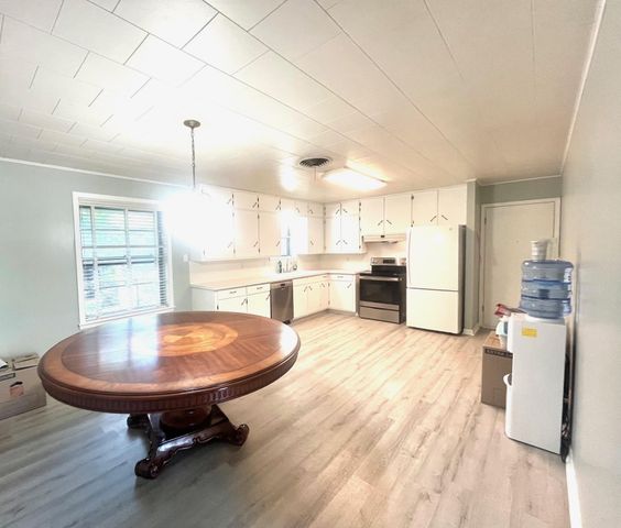 817 Washington Street, Columbus, TX 78934