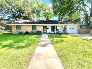 817 Washington Street, Columbus, TX 78934
