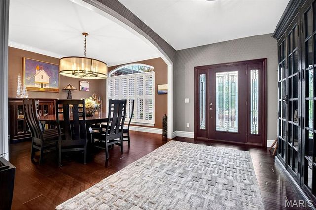 9225 Caddyshack Circle, Sunset Hills, MO 63127