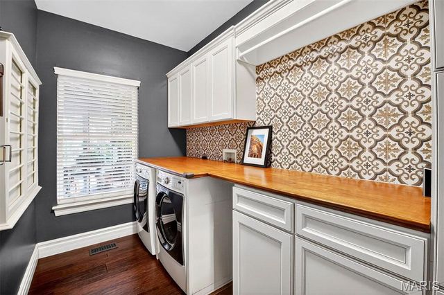 9225 Caddyshack Circle, Sunset Hills, MO 63127