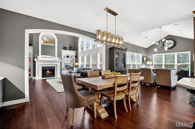 9225 Caddyshack Circle, Sunset Hills, MO 63127