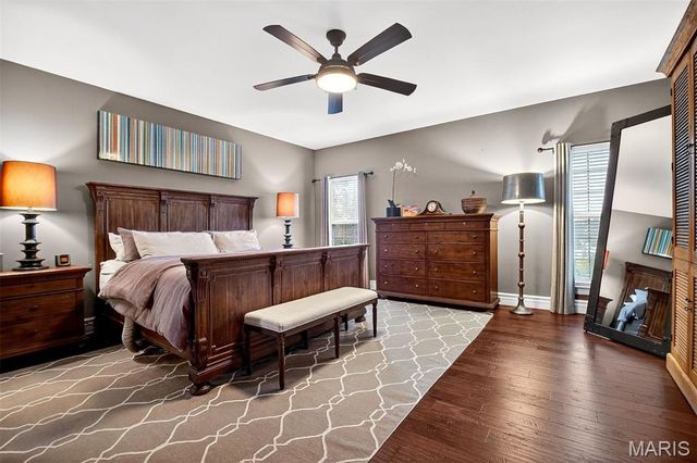 9225 Caddyshack Circle, Sunset Hills, MO 63127