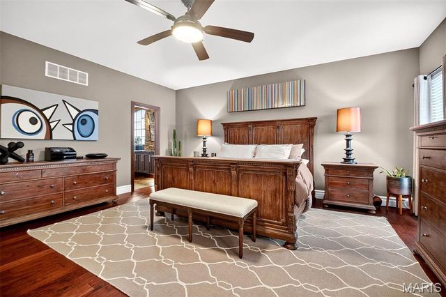 9225 Caddyshack Circle, Sunset Hills, MO 63127