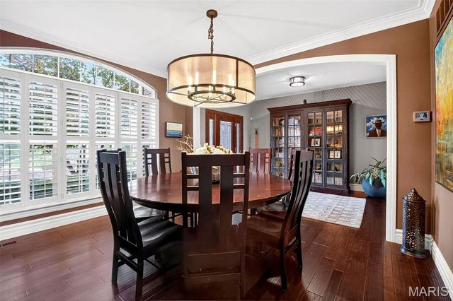 9225 Caddyshack Circle, Sunset Hills, MO 63127