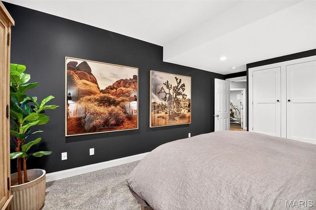 9225 Caddyshack Circle, Sunset Hills, MO 63127