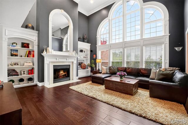 9225 Caddyshack Circle, Sunset Hills, MO 63127