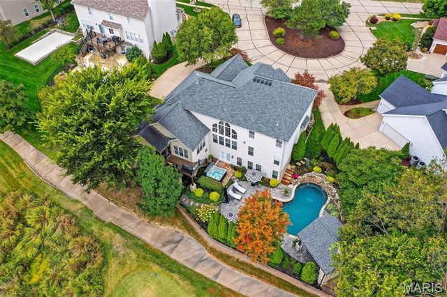 9225 Caddyshack Circle, Sunset Hills, MO 63127