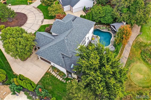 9225 Caddyshack Circle, Sunset Hills, MO 63127