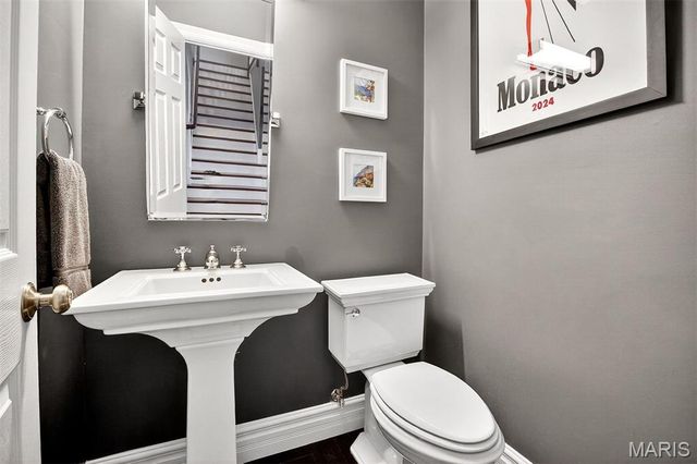 9225 Caddyshack Circle, Sunset Hills, MO 63127