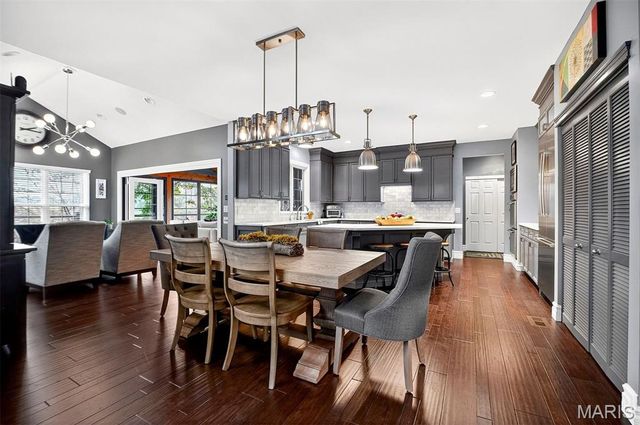 9225 Caddyshack Circle, Sunset Hills, MO 63127