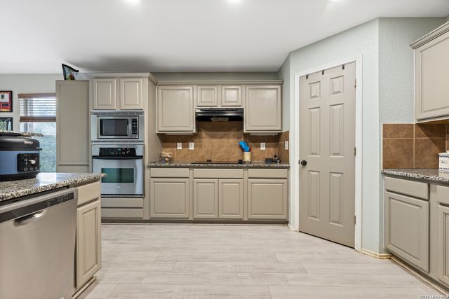 723 Point Creek, San Antonio, TX 78253