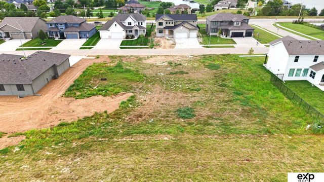 17113 Sarah Street, Bennington, NE 68007