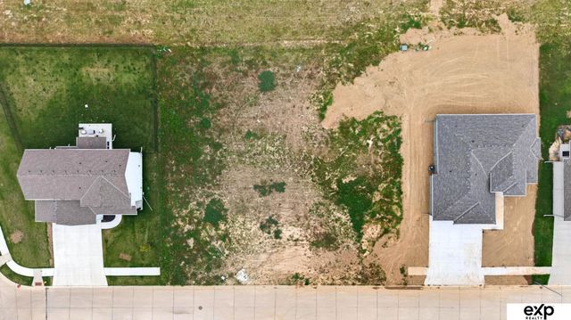 17113 Sarah Street, Bennington, NE 68007