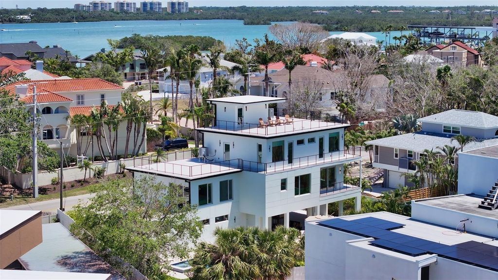 Image 12 of property listing at 8800 MIDNIGHT PASS ROAD, Sarasota, FL 34242