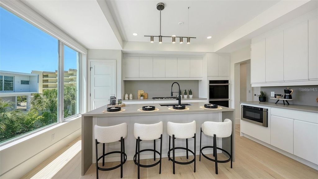 Image 25 of property listing at 8800 MIDNIGHT PASS ROAD, Sarasota, FL 34242