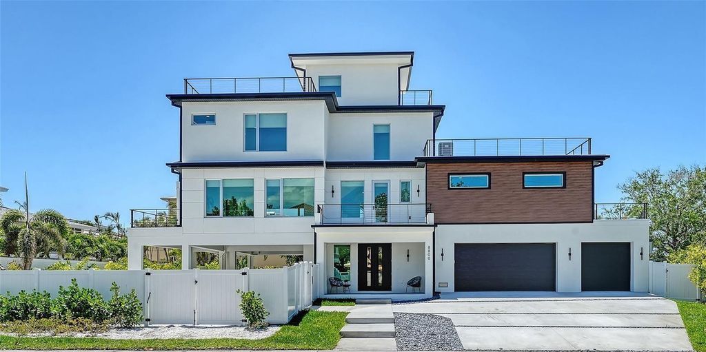 Image 8 of property listing at 8800 MIDNIGHT PASS ROAD, Sarasota, FL 34242