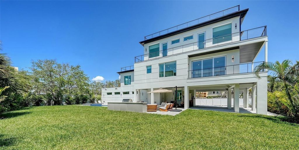 Image 10 of property listing at 8800 MIDNIGHT PASS ROAD, Sarasota, FL 34242