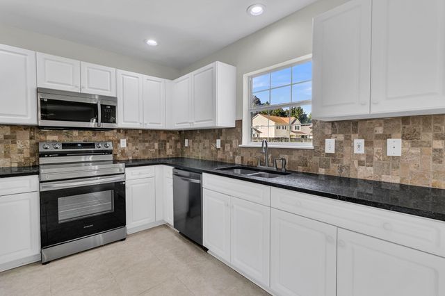 101 Wood Side Drive, Summerville, SC 29485