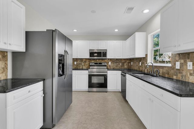 101 Wood Side Drive, Summerville, SC 29485